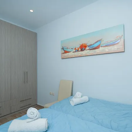 Apartment Artemis Bay Near Sea And Airport